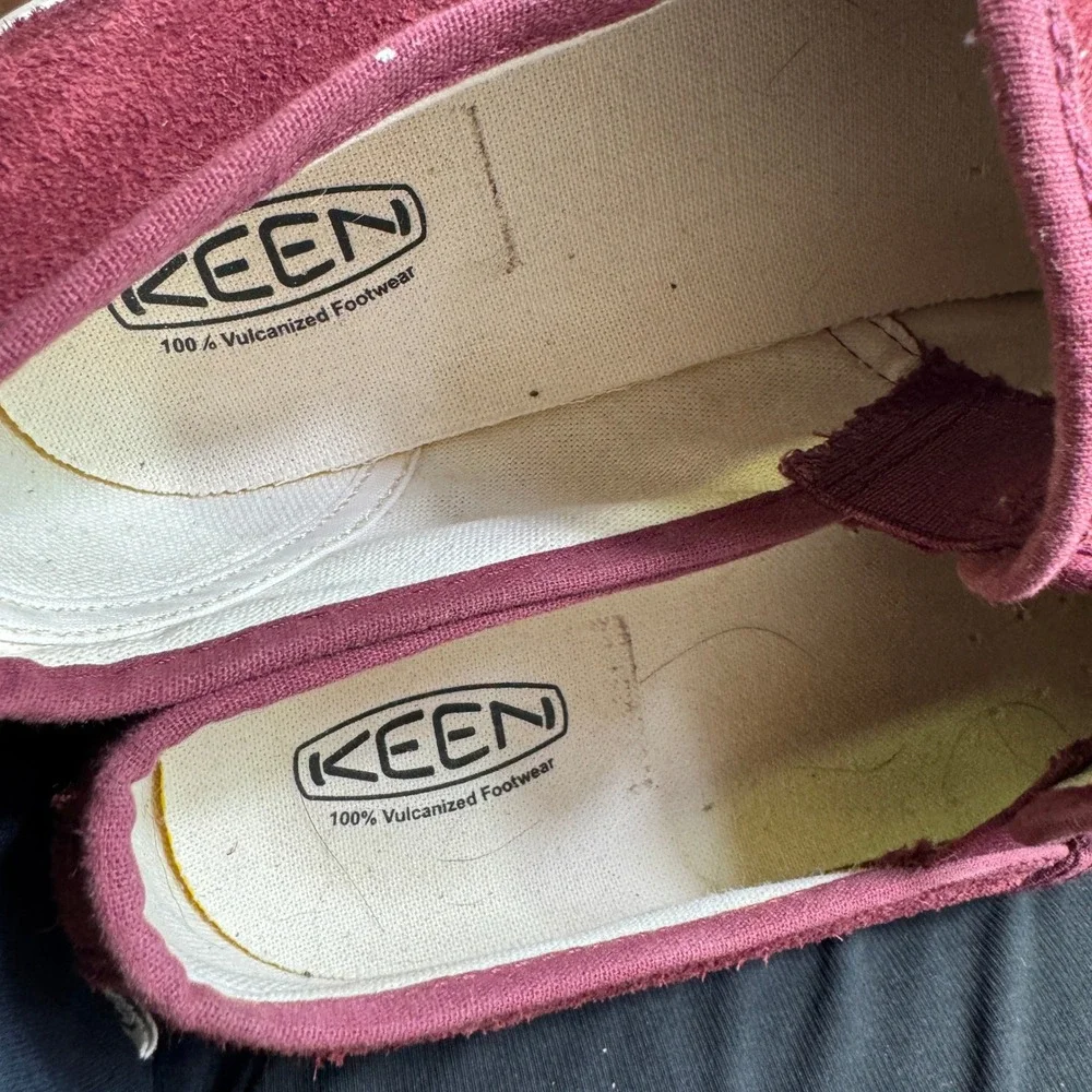Keen Sienna Shoes Women 9.5‎ Burgundy Suede Canvas Vulcanized Slip On Sneakers